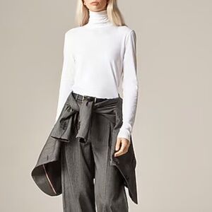 🫶J. Crew  Off  White Turtleneck Size Small